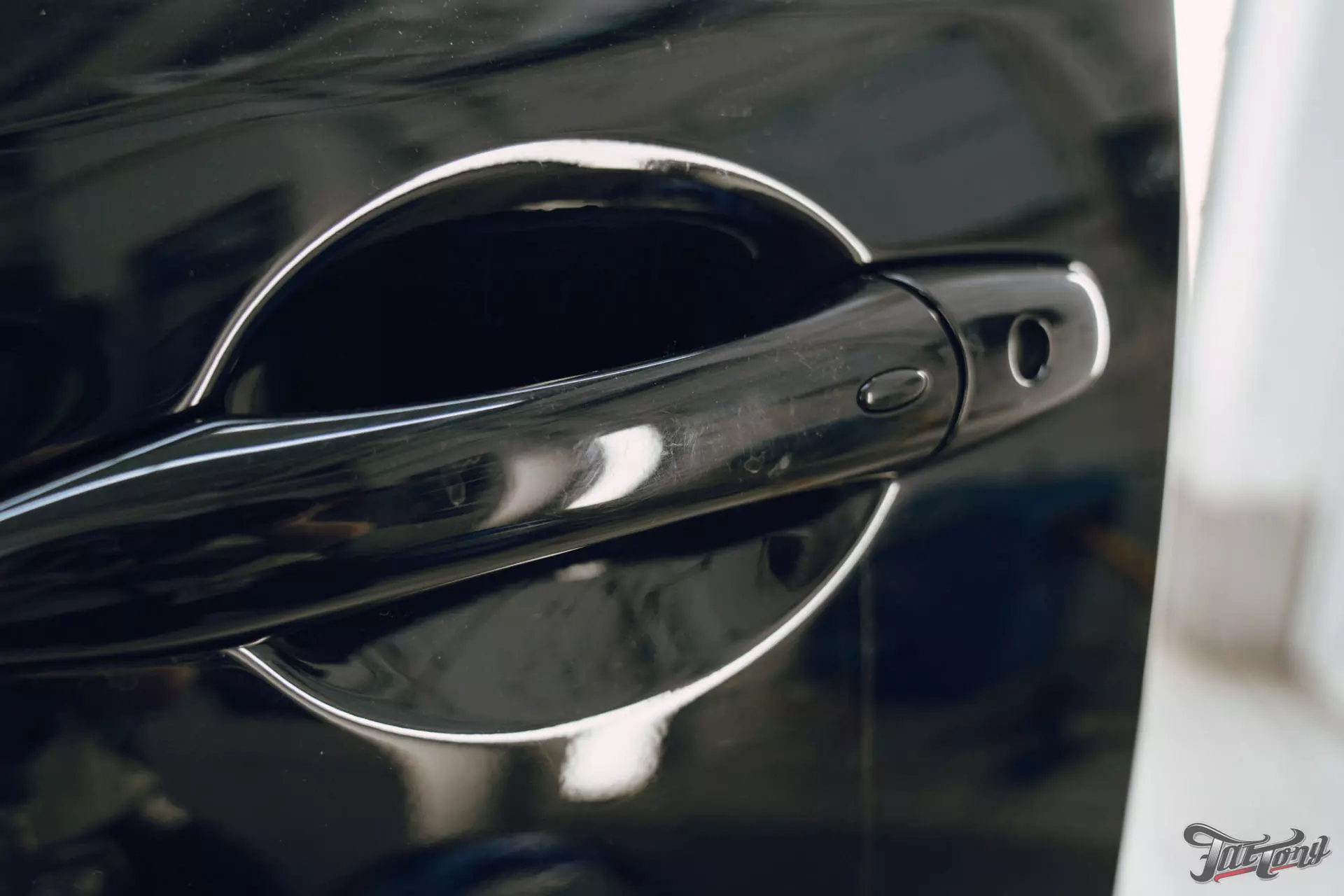 Infiniti QX70. Полировка кузова+керамика. Мойка подкапотного пространства. Химчистка салона. Окрас дисков